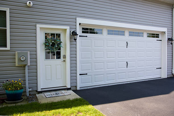 24/7 Emergency Garage Door Panel Replacement experts in Basile, LA
